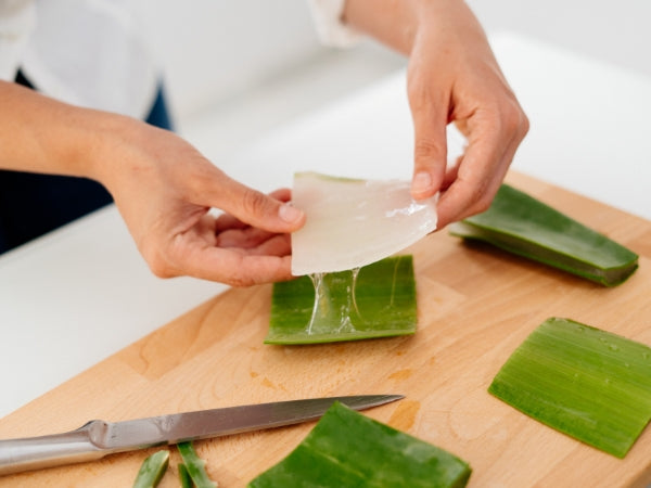 How to Make a DIY Aloe Vera Face Mask for Glowing Skin